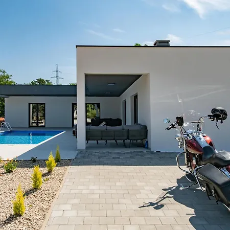 3 Bedroom In Nyaraló *