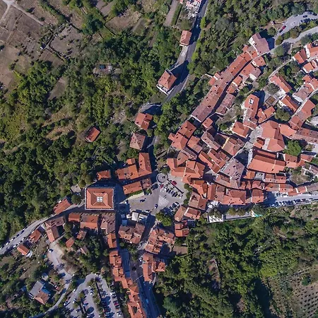 3 Bedroom In Vakantiehuis Nedeščina